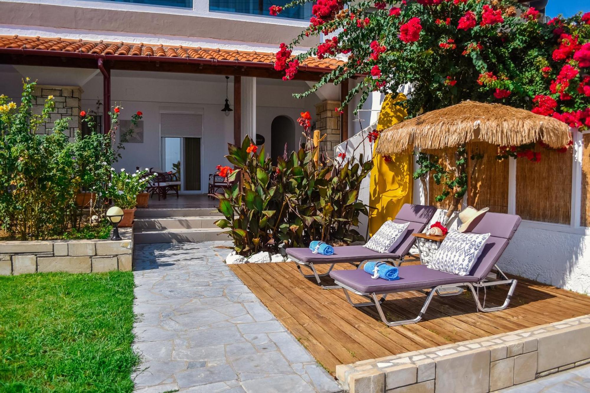 Laia Seafront Luxury Apartments Agia Pelagia  Exterior photo